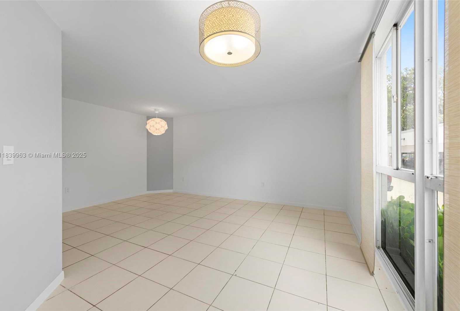Small Image of 1688 WEST AVE #G-08, Miami Beach Number 6