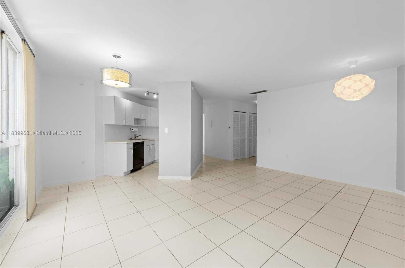 Small Image of 1688 WEST AVE #G-08, Miami Beach Number 7