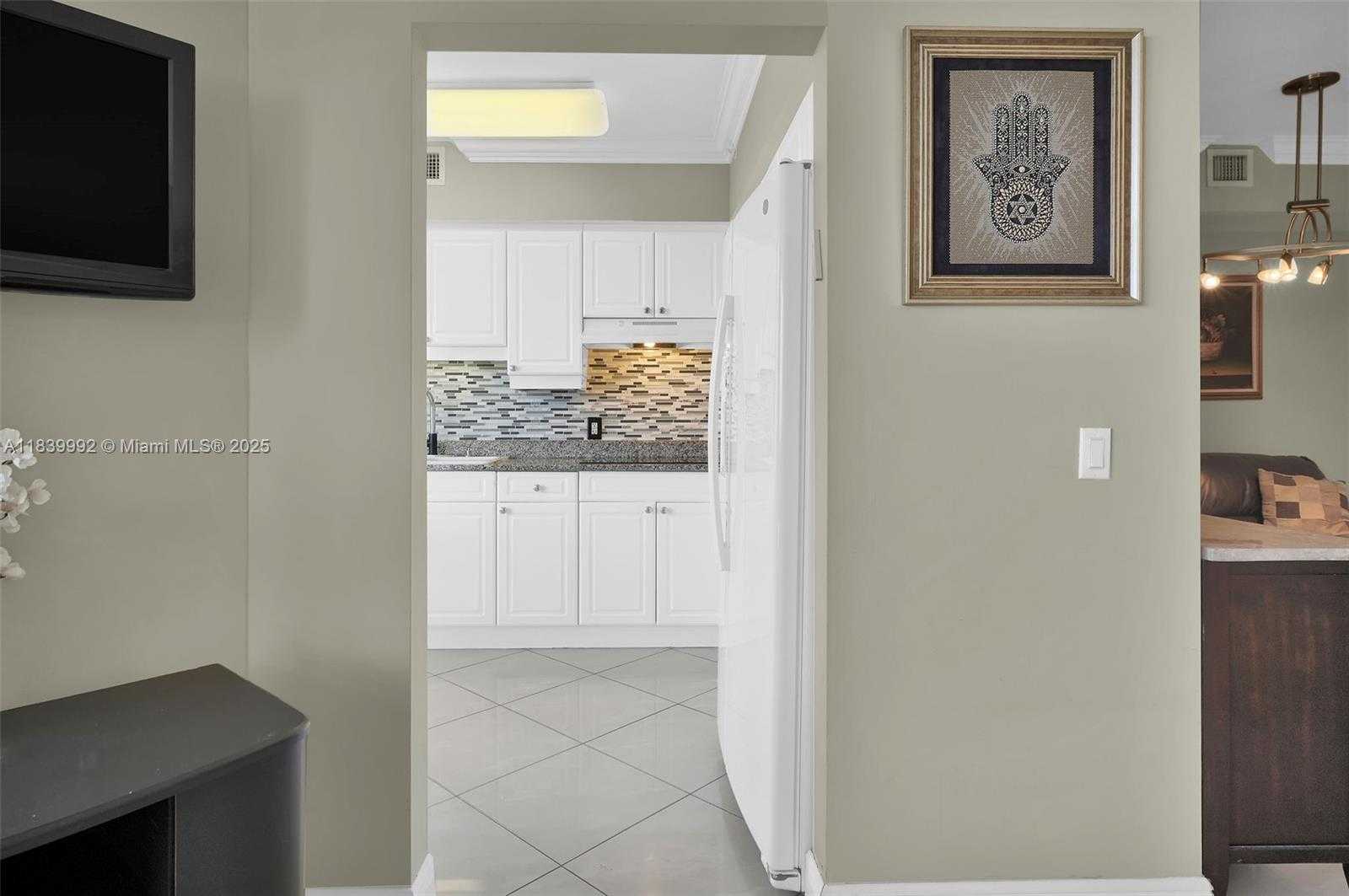 Small Image of 4779 COLLINS AVE #3406, Miami Beach Number 14
