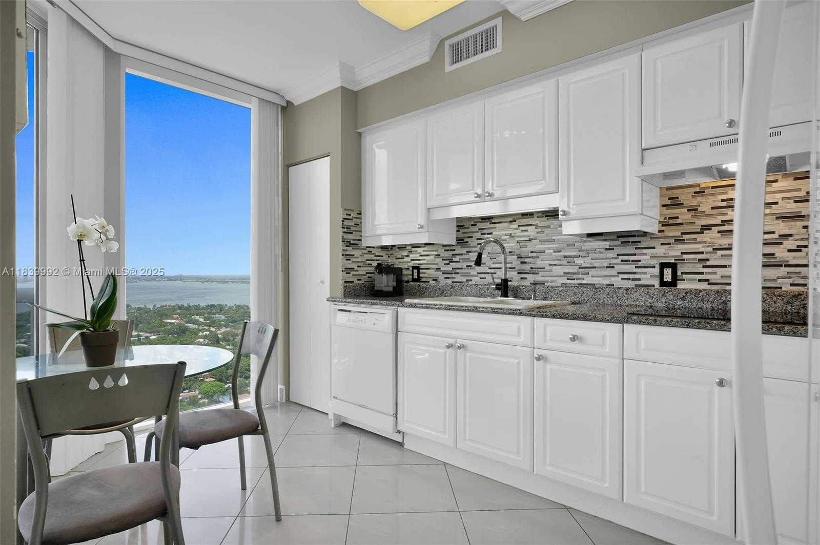 Small Image of 4779 COLLINS AVE #3406, Miami Beach Number 15