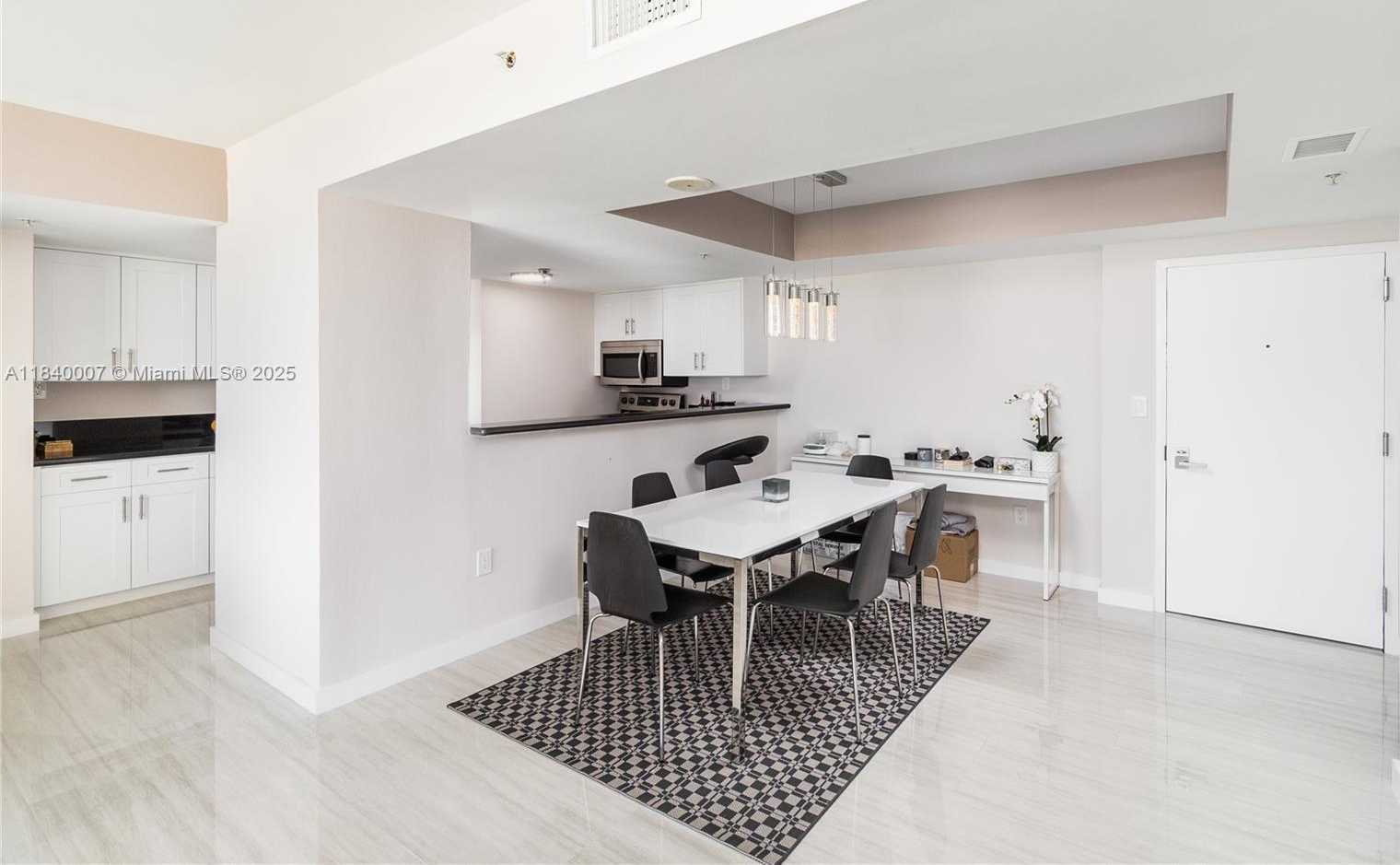 Small Image of 650 WEST AVE #1708, Miami Beach Number 6