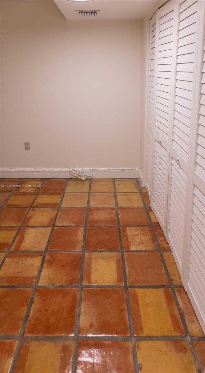 Small Image of 6423 COLLINS AVE #1101, Miami Beach Number 11