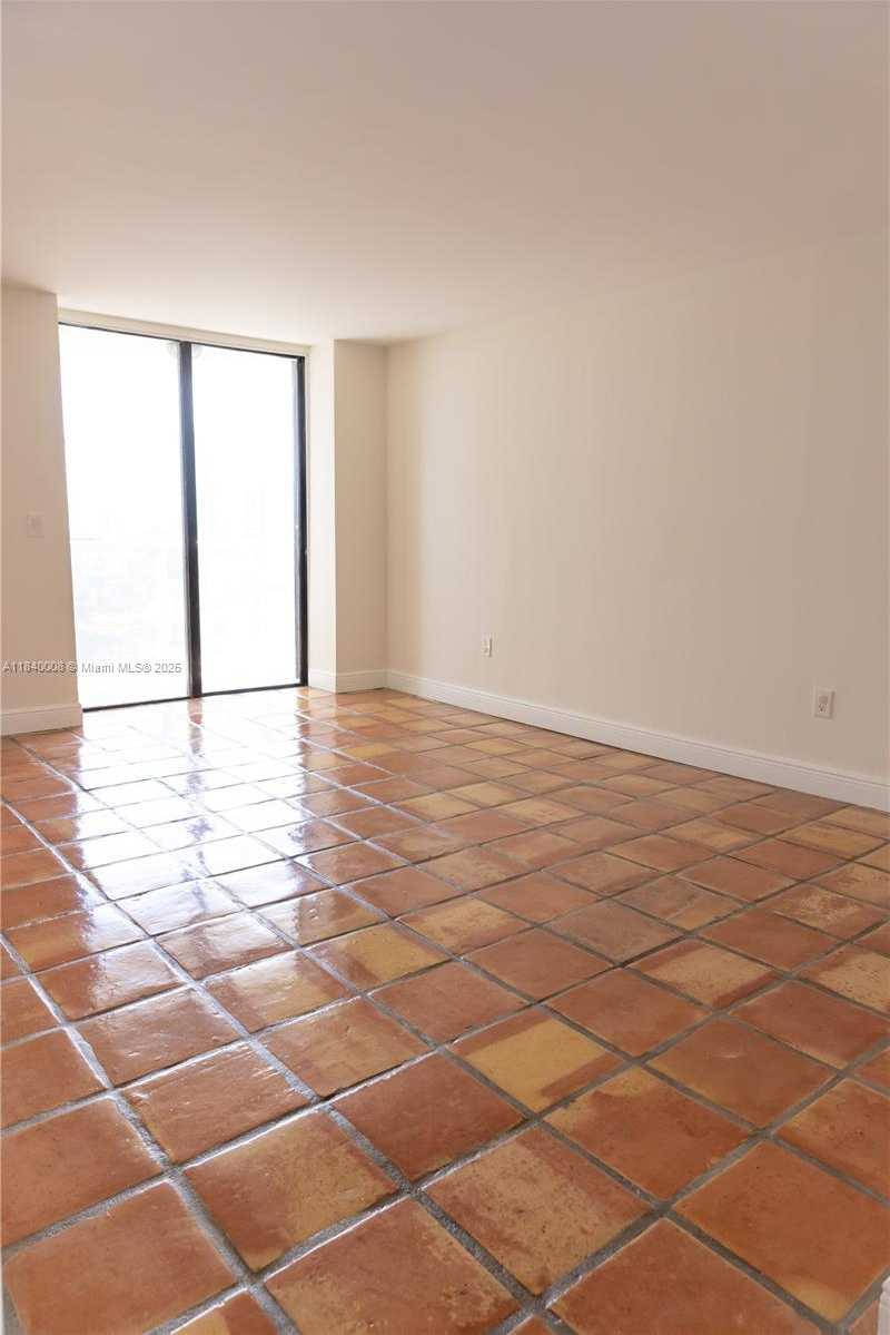 Small Image of 6423 COLLINS AVE #1101, Miami Beach Number 13