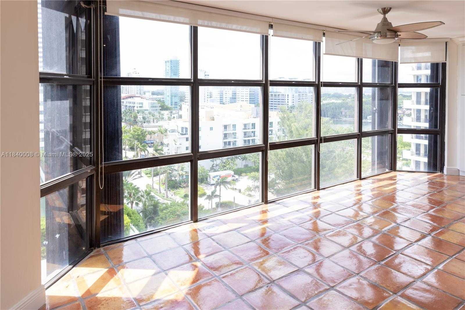 Small Image of 6423 COLLINS AVE #1101, Miami Beach Number 2