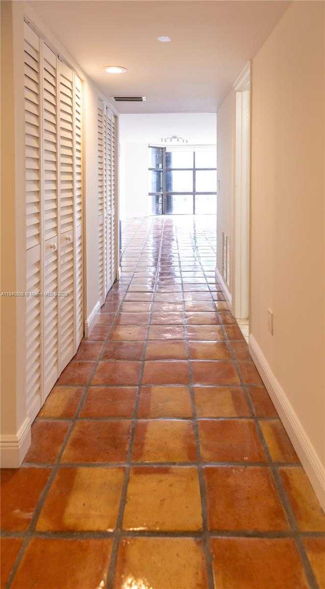 Small Image of 6423 COLLINS AVE #1101, Miami Beach Number 20