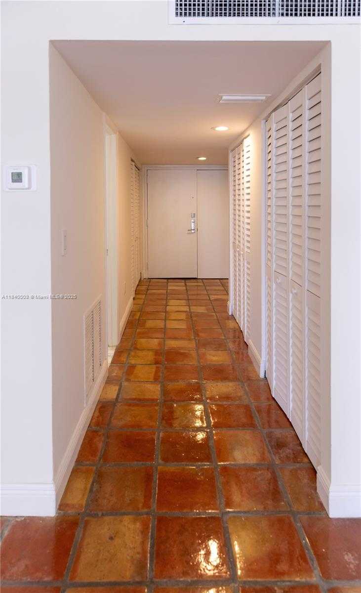 Small Image of 6423 COLLINS AVE #1101, Miami Beach Number 21