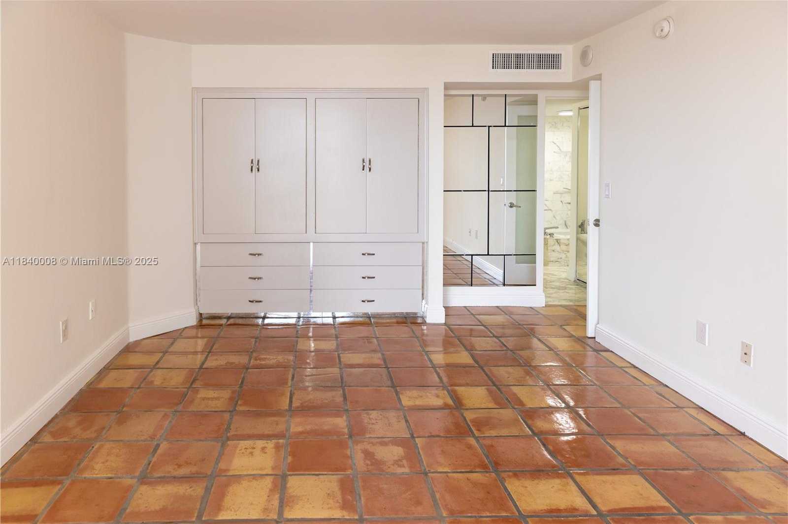 Small Image of 6423 COLLINS AVE #1101, Miami Beach Number 22
