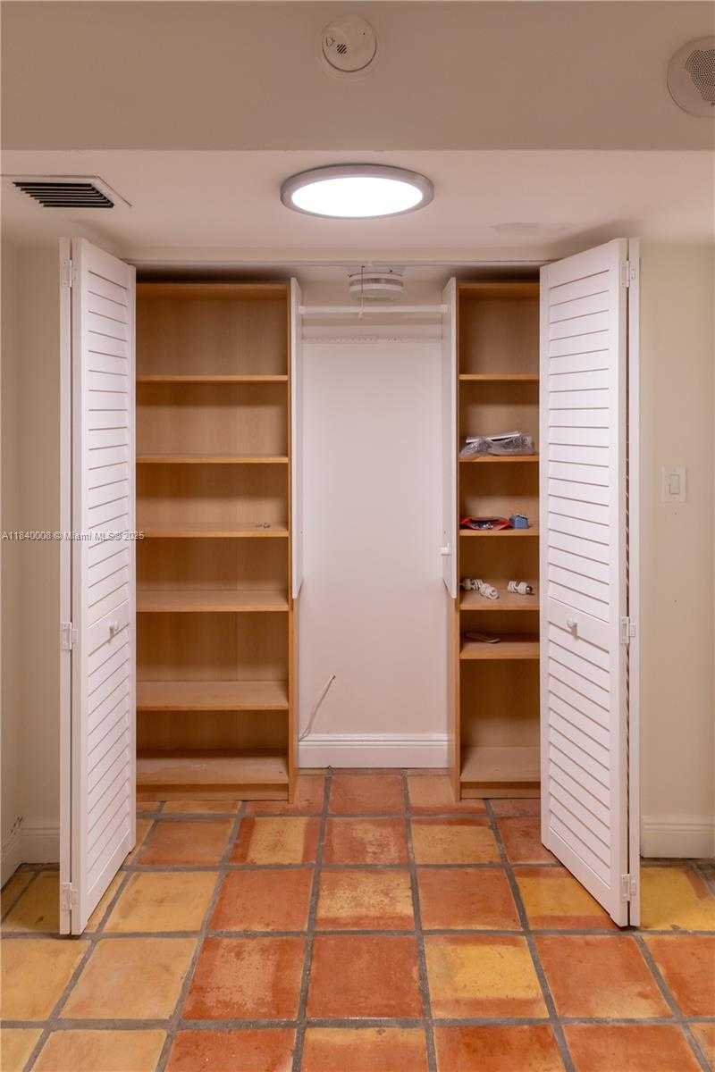 Small Image of 6423 COLLINS AVE #1101, Miami Beach Number 24