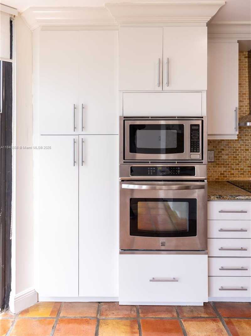 Small Image of 6423 COLLINS AVE #1101, Miami Beach Number 7
