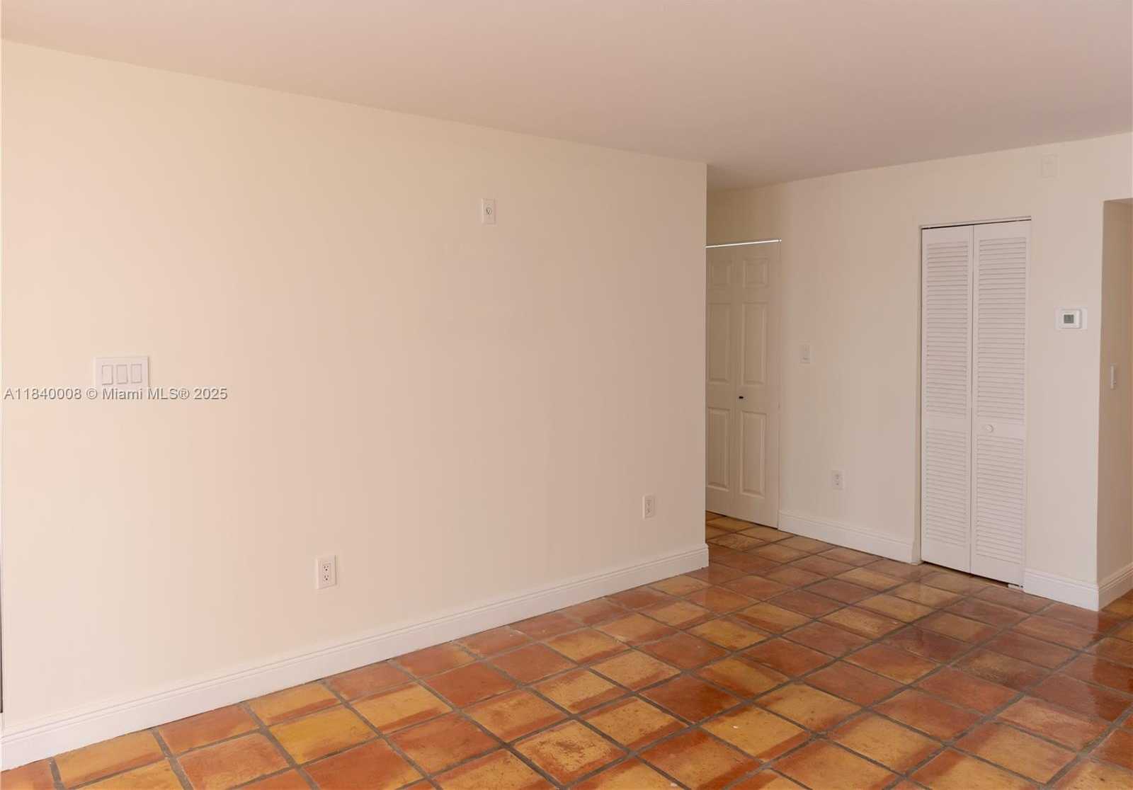 Small Image of 6423 COLLINS AVE #1101, Miami Beach Number 9