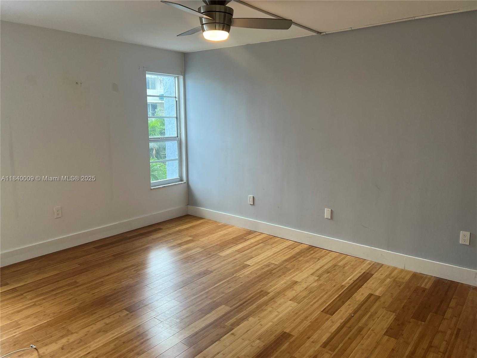 Small Image of 7705 ABBOTT AVE #305, Miami Beach Number 12