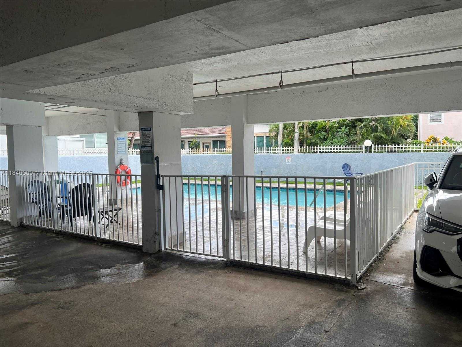 Small Image of 7705 ABBOTT AVE #305, Miami Beach Number 5