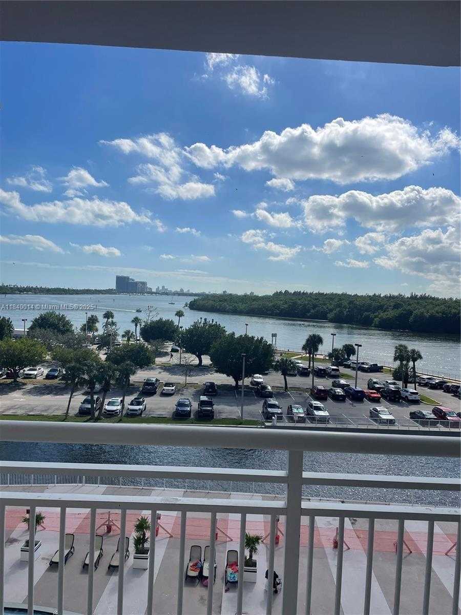 Small Image of 400 KINGS POINT DR #507, Sunny Isles Beach Number 3