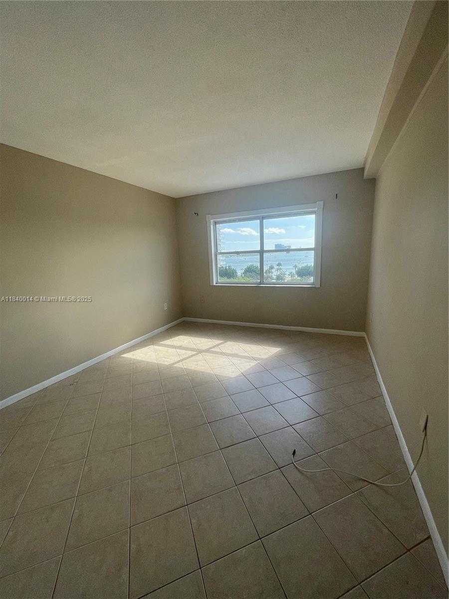 Small Image of 400 KINGS POINT DR #507, Sunny Isles Beach Number 9