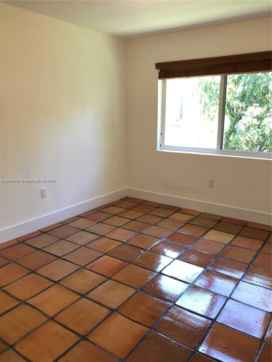 Small Image of 922 MONTEREY ST, Coral Gables Number 10