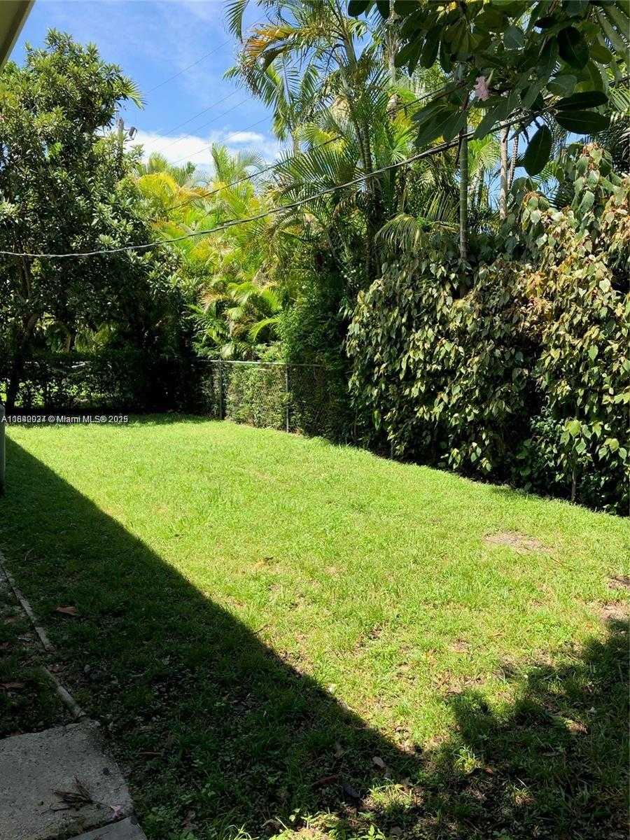 Small Image of 922 MONTEREY ST, Coral Gables Number 12