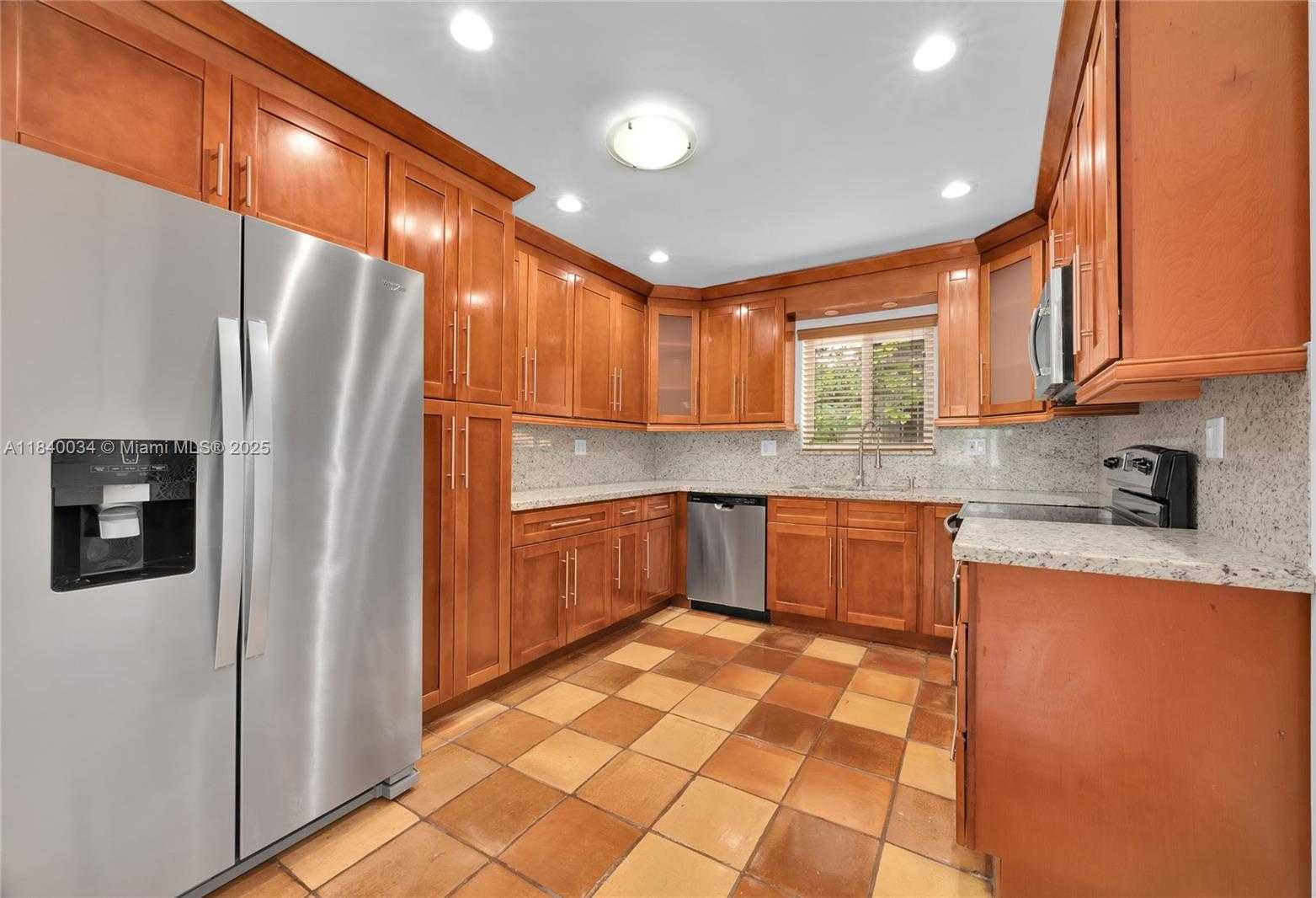 Small Image of 922 MONTEREY ST, Coral Gables Number 2
