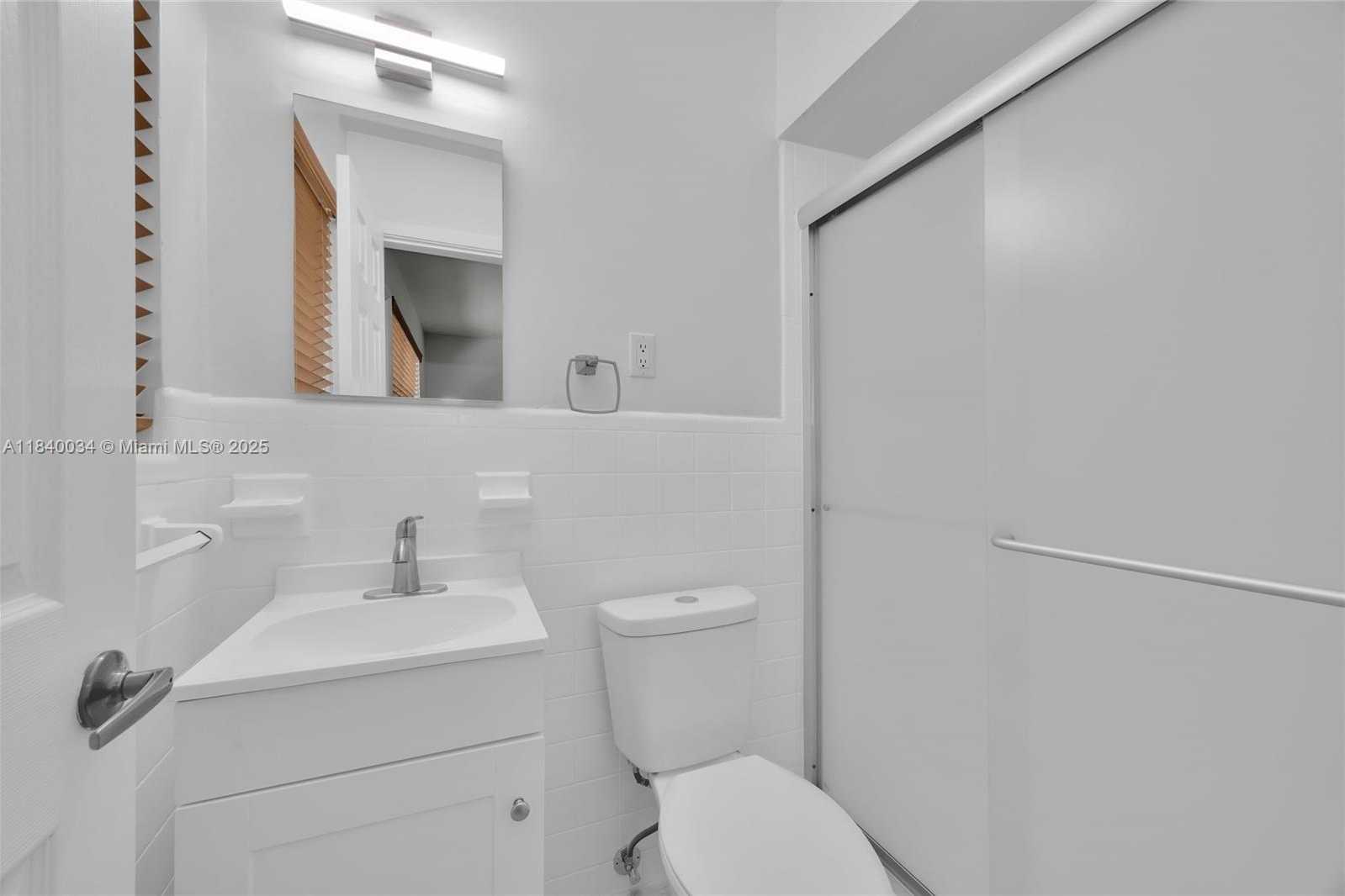 Small Image of 922 MONTEREY ST, Coral Gables Number 4