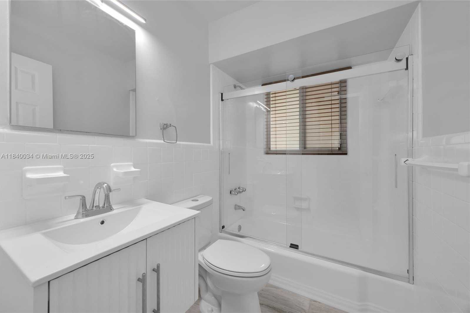 Small Image of 922 MONTEREY ST, Coral Gables Number 5