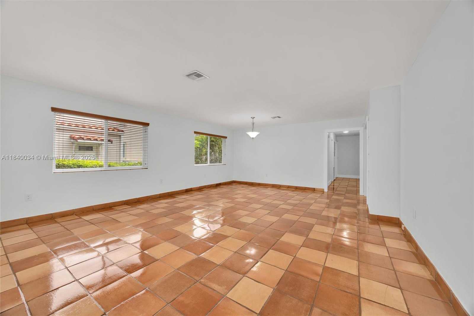 Small Image of 922 MONTEREY ST, Coral Gables Number 6