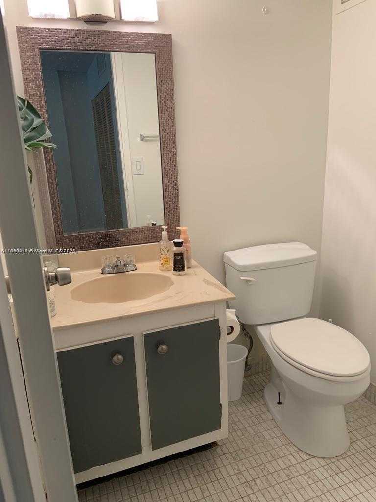 Small Image of 17021 NORTH BAY RD #221, Sunny Isles Beach Number 14