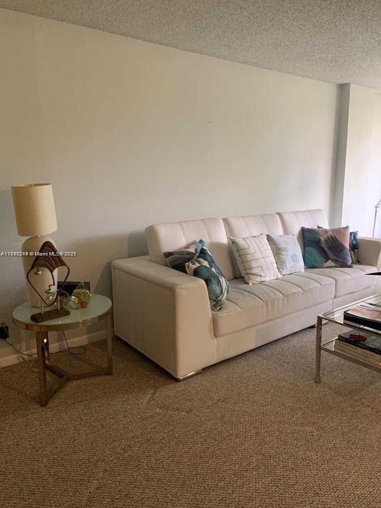 Small Image of 17021 NORTH BAY RD #221, Sunny Isles Beach Number 4