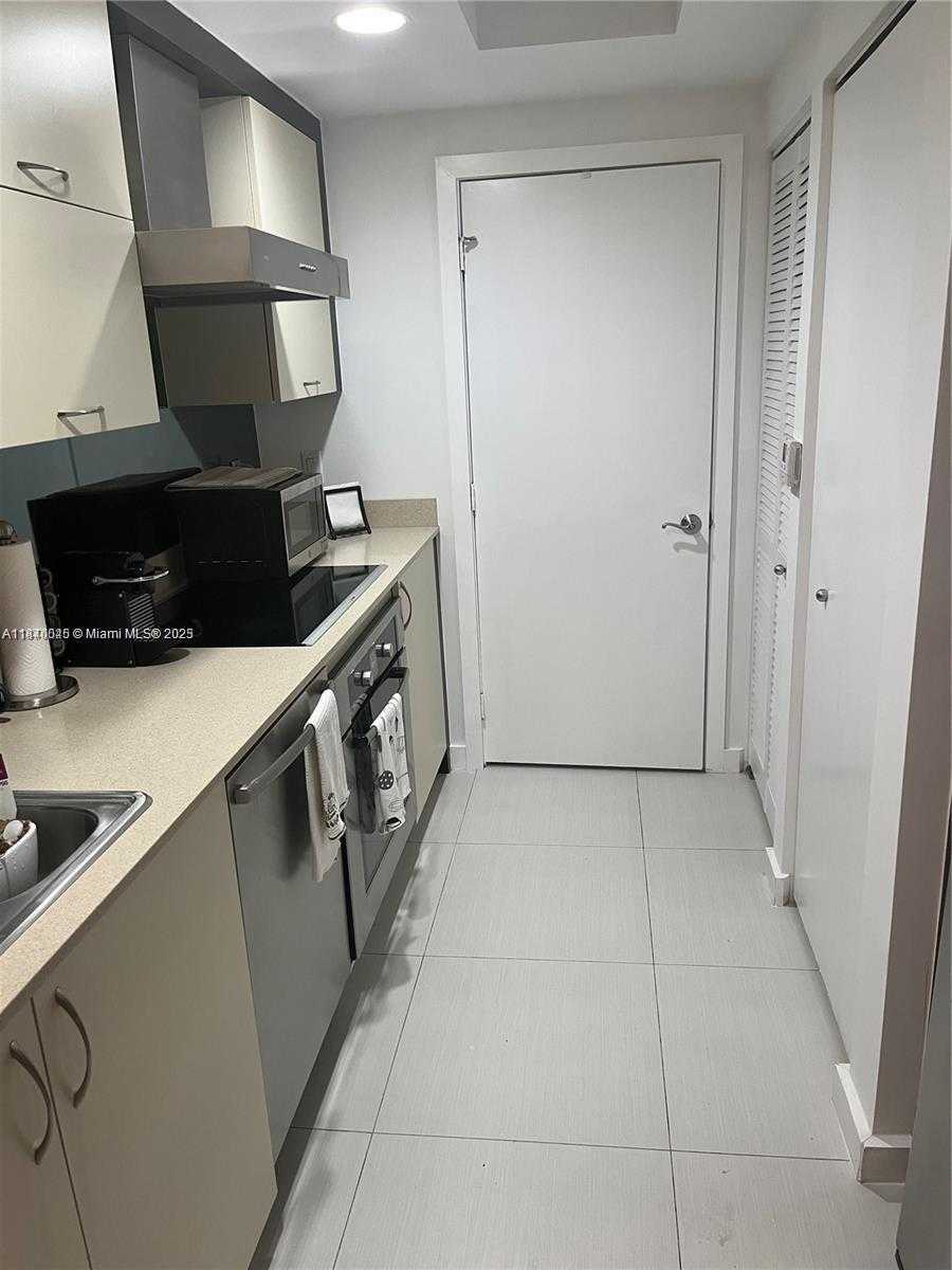 Small Image of 2130 PARK AVE #4, Miami Beach Number 5