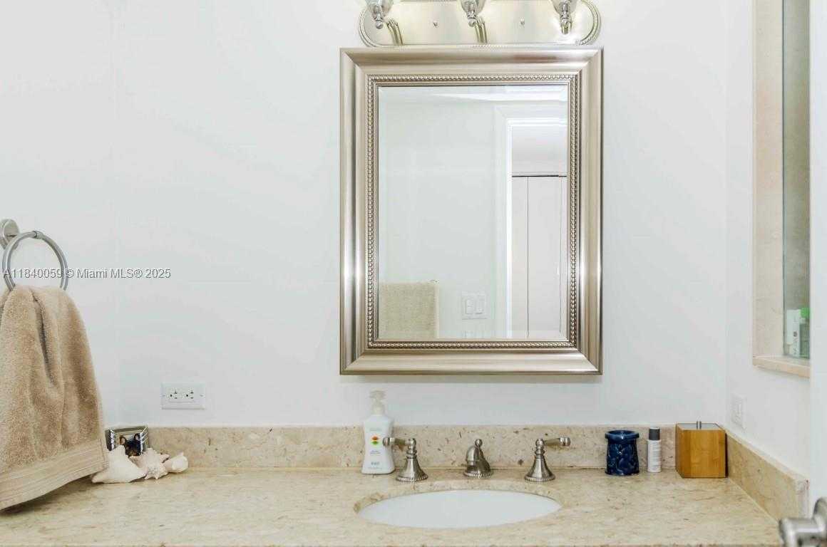 Small Image of 11 ISLAND AVE #1210, Miami Beach Number 11