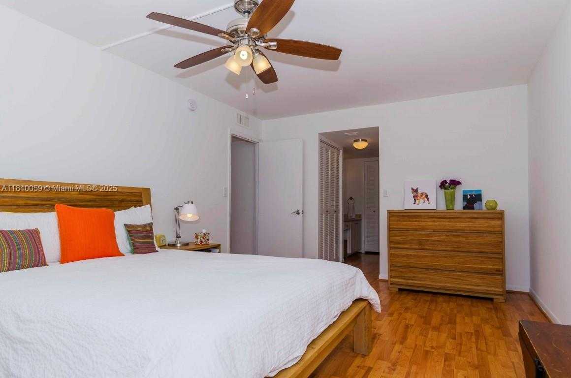 Small Image of 11 ISLAND AVE #1210, Miami Beach Number 14