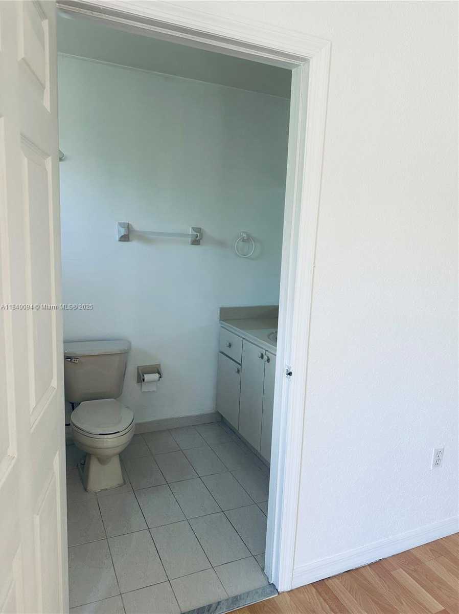 Small Image of 5705 NORTH WEST 109TH AVE #50, Doral Number 11