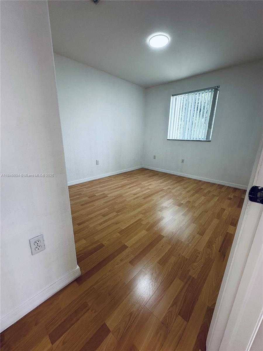 Small Image of 5705 NORTH WEST 109TH AVE #50, Doral Number 14