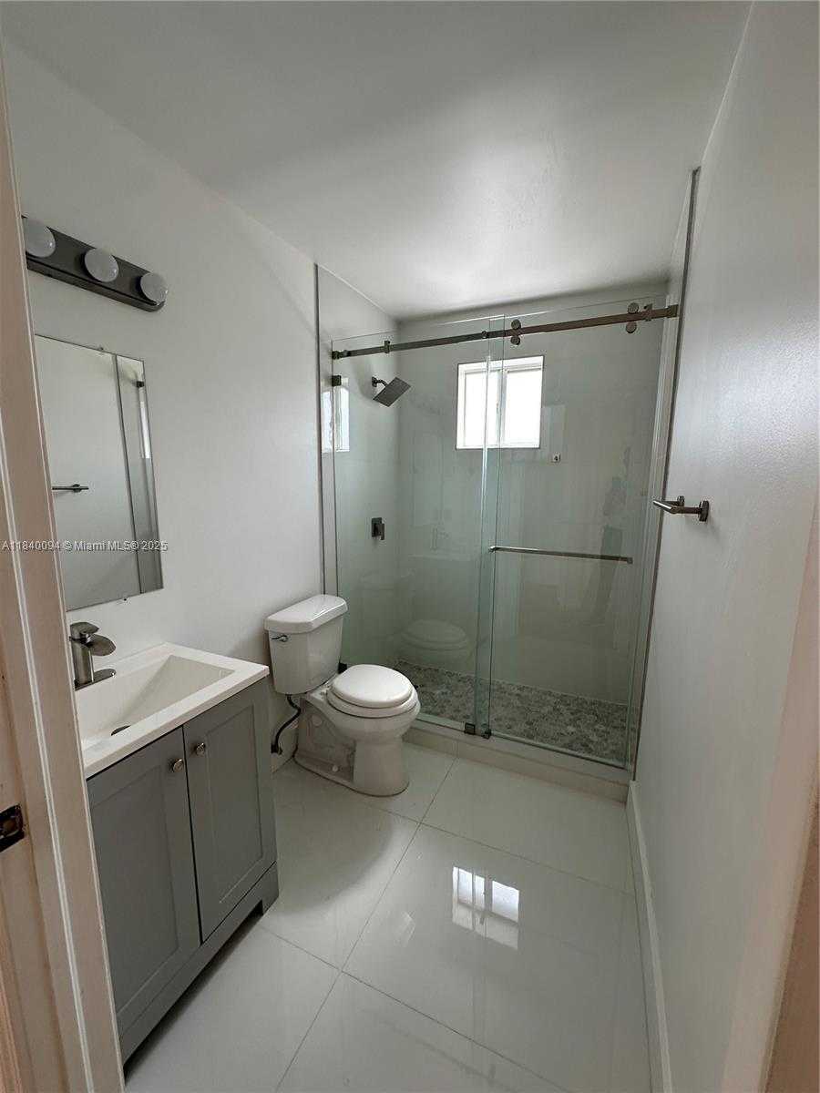 Small Image of 5705 NORTH WEST 109TH AVE #50, Doral Number 15
