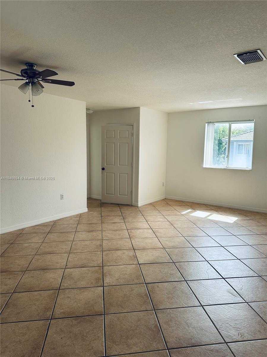 Small Image of 5705 NORTH WEST 109TH AVE #50, Doral Number 7