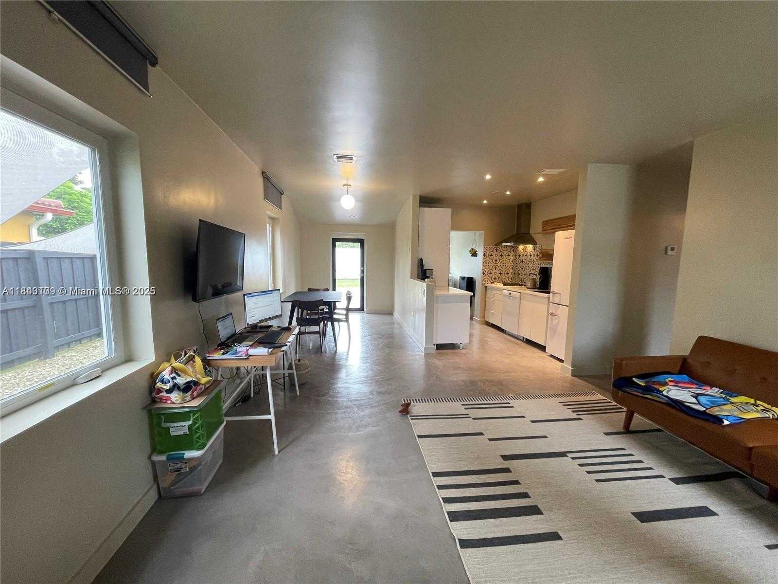 Small Image of 6321 SOUTH WEST 43RD ST, South Miami Number 11