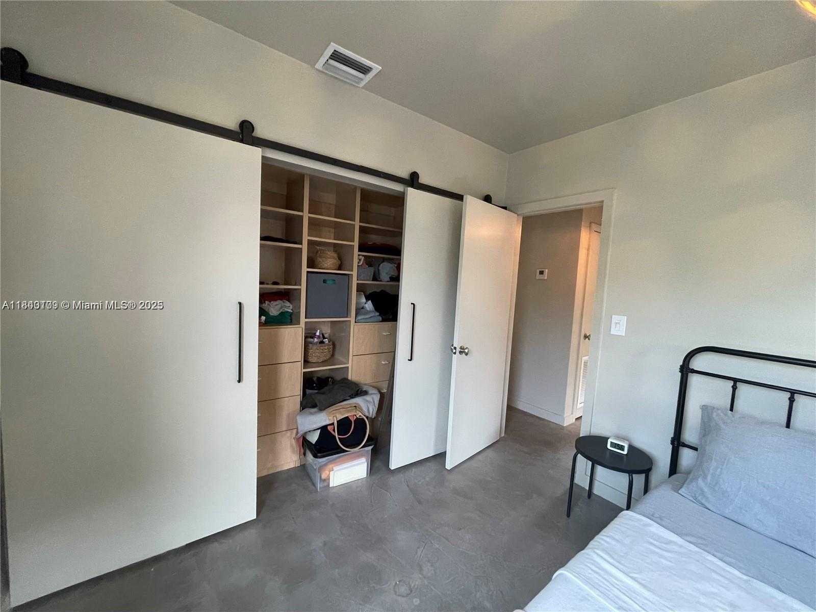 Small Image of 6321 SOUTH WEST 43RD ST, South Miami Number 12