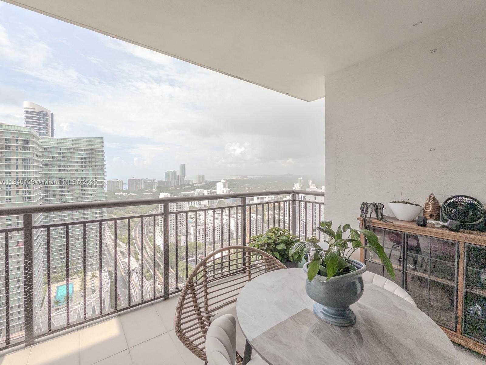 Small Image of 999 SOUTH WEST 1ST AVE #3204, Miami Number 18