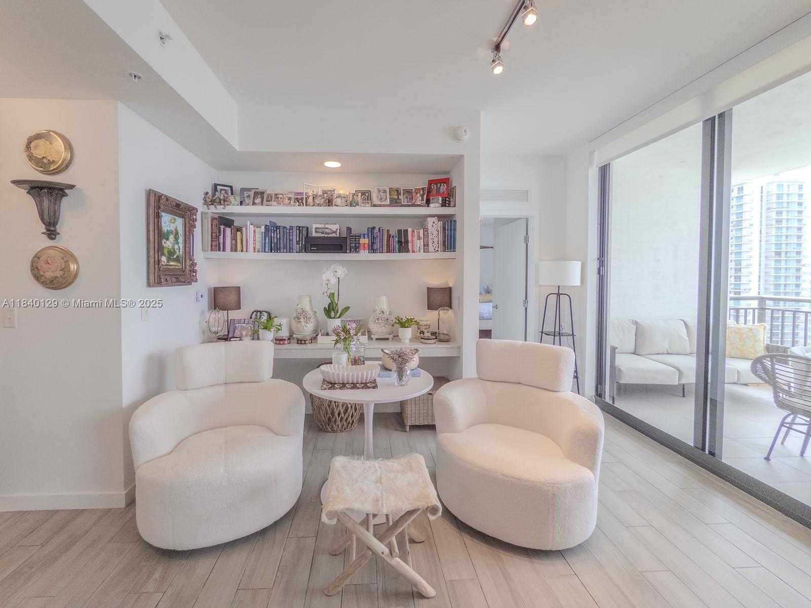 Small Image of 999 SOUTH WEST 1ST AVE #3204, Miami Number 2