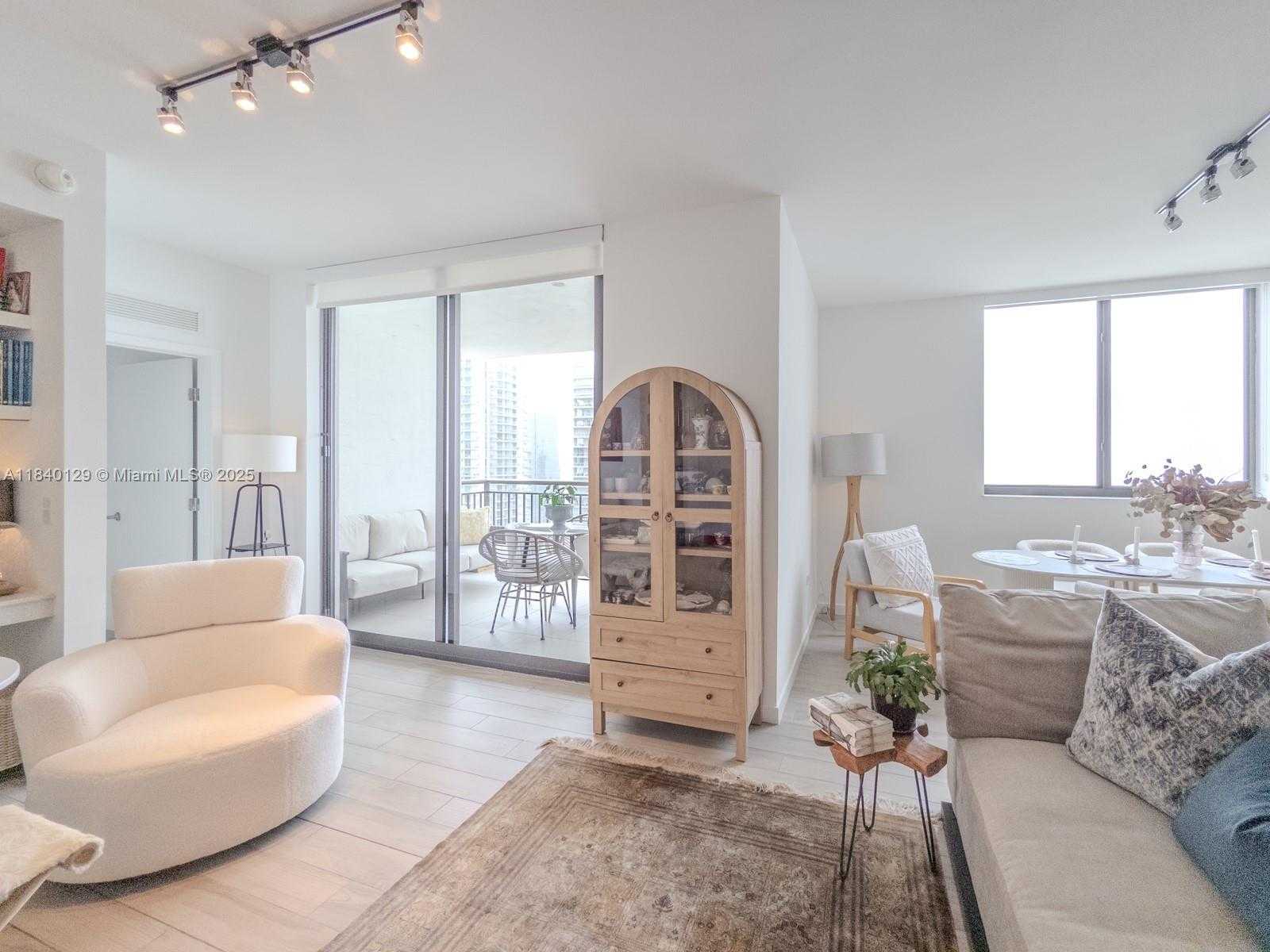 Small Image of 999 SOUTH WEST 1ST AVE #3204, Miami Number 3