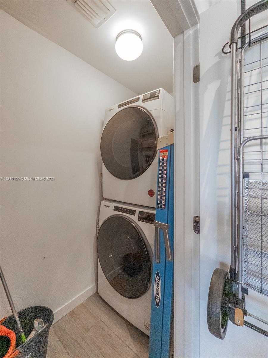 Small Image of 999 SOUTH WEST 1ST AVE #3204, Miami Number 8