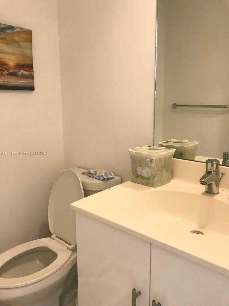 Small Image of 3001 SOUTH OCEAN DR #545, Hollywood Number 7