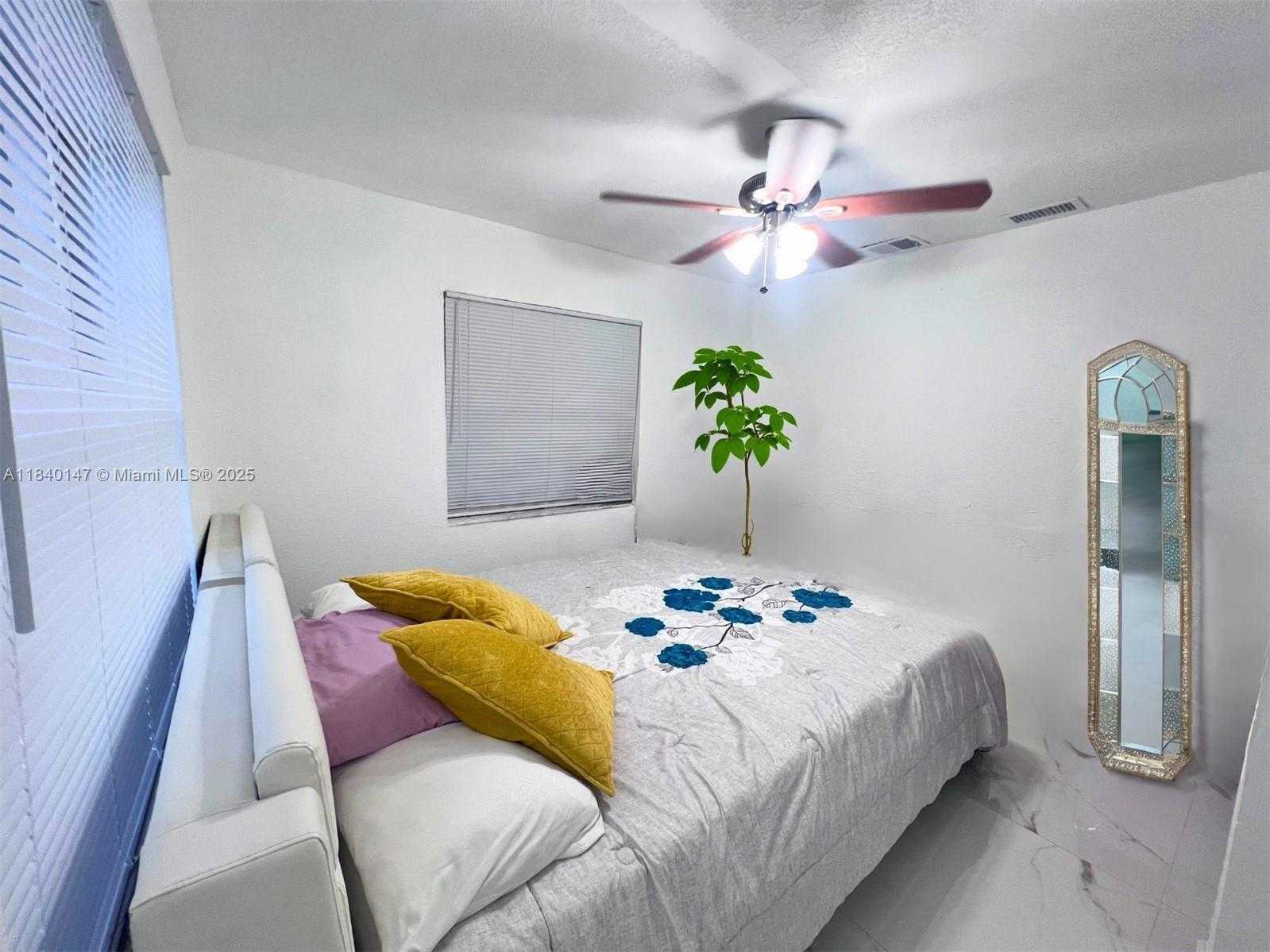 Small Image of 2001 SOUTH WEST 85TH AVE, North Lauderdale Number 14