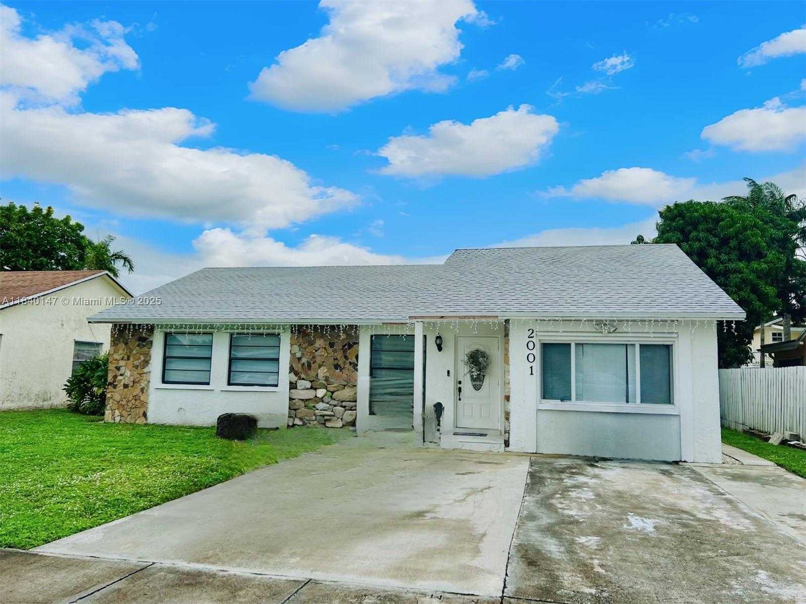 Small Image of 2001 SOUTH WEST 85TH AVE, North Lauderdale Number 3