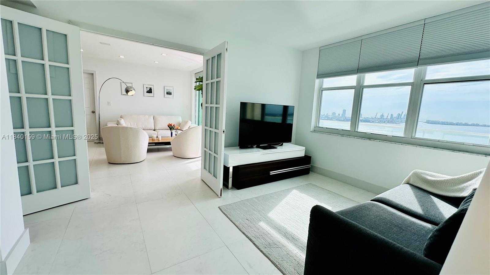 Small Image of 800 CLAUGHTON ISLAND DR #1903, Miami Number 10