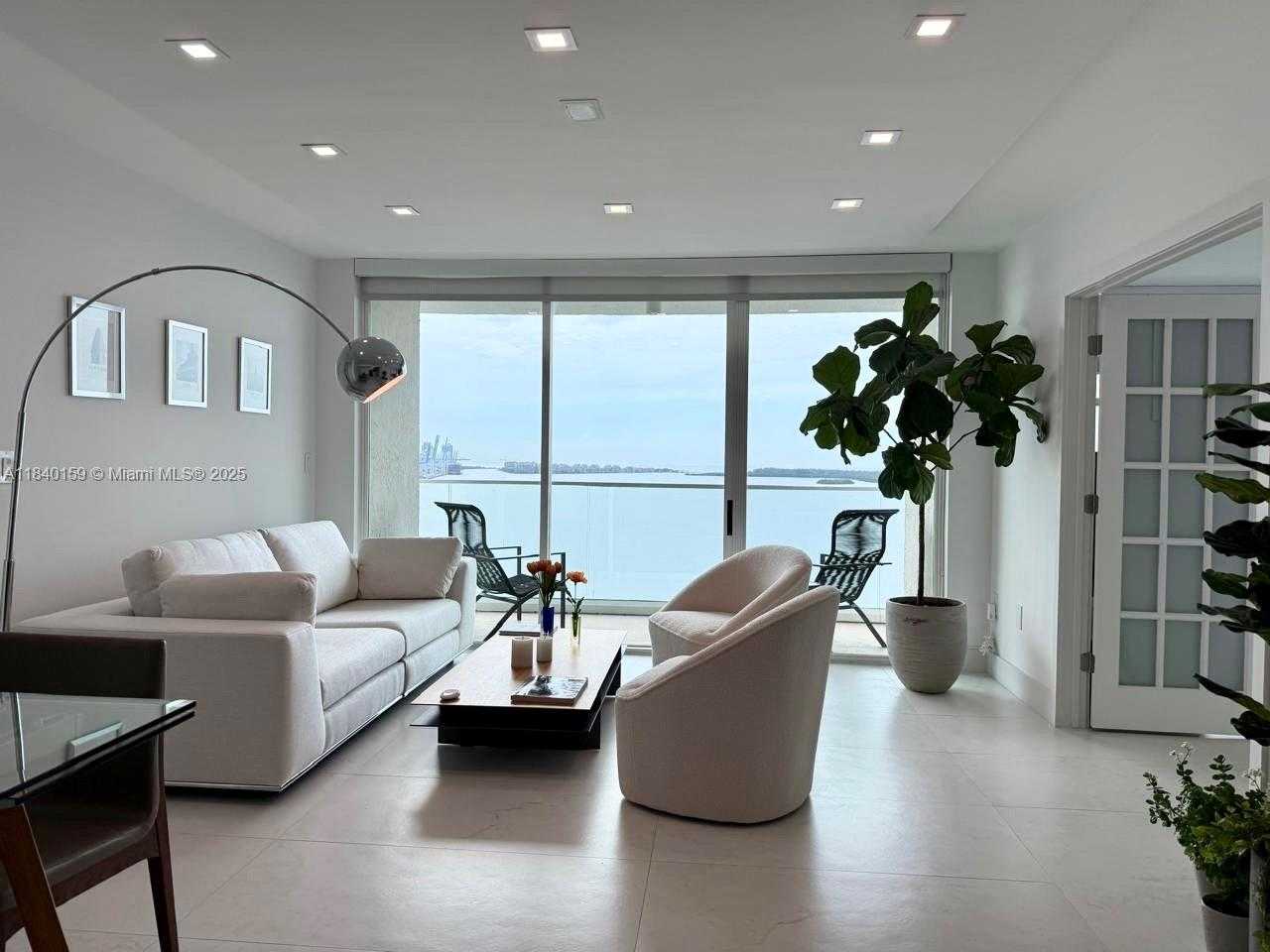 Small Image of 800 CLAUGHTON ISLAND DR #1903, Miami Number 12