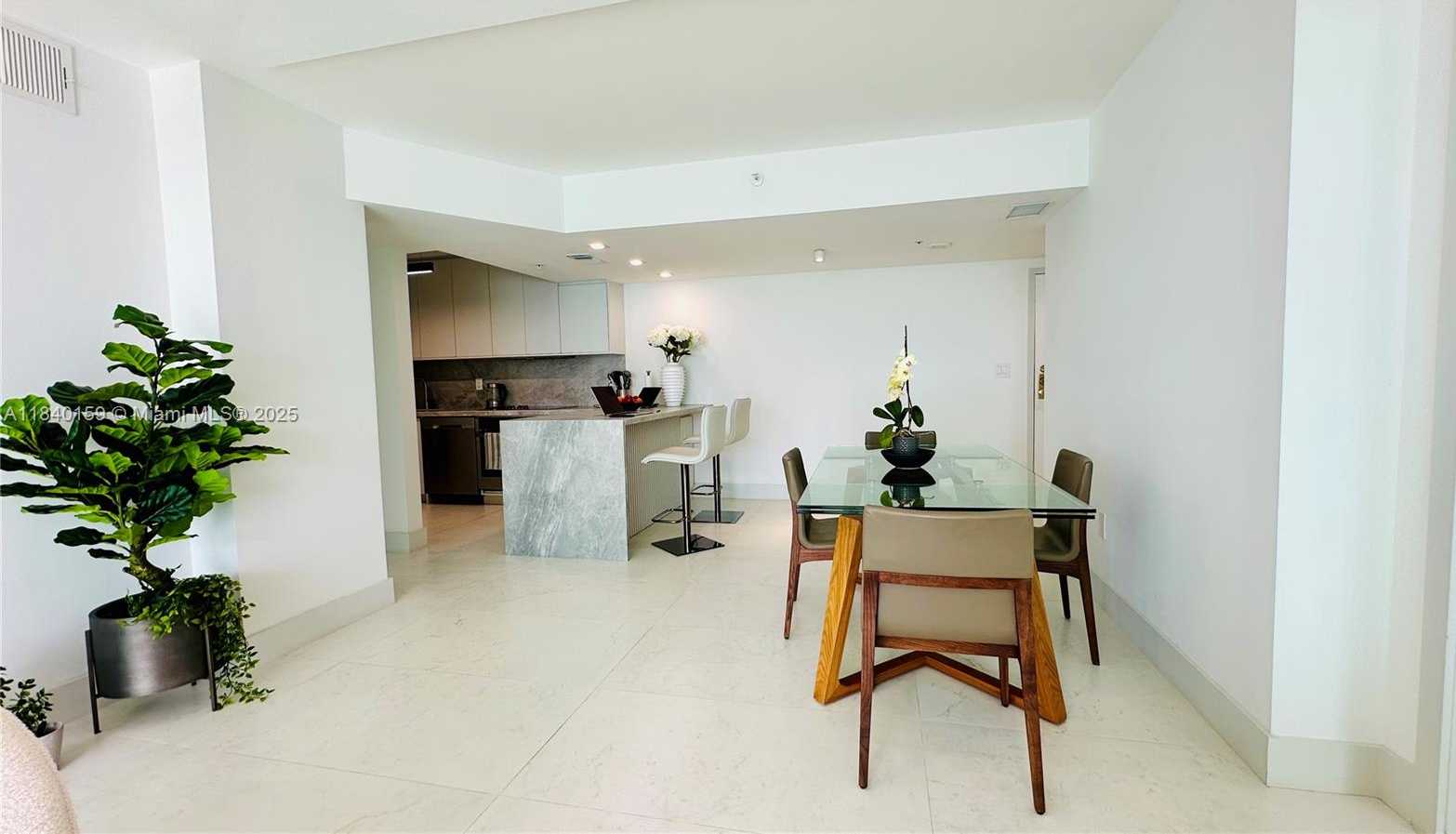 Small Image of 800 CLAUGHTON ISLAND DR #1903, Miami Number 15