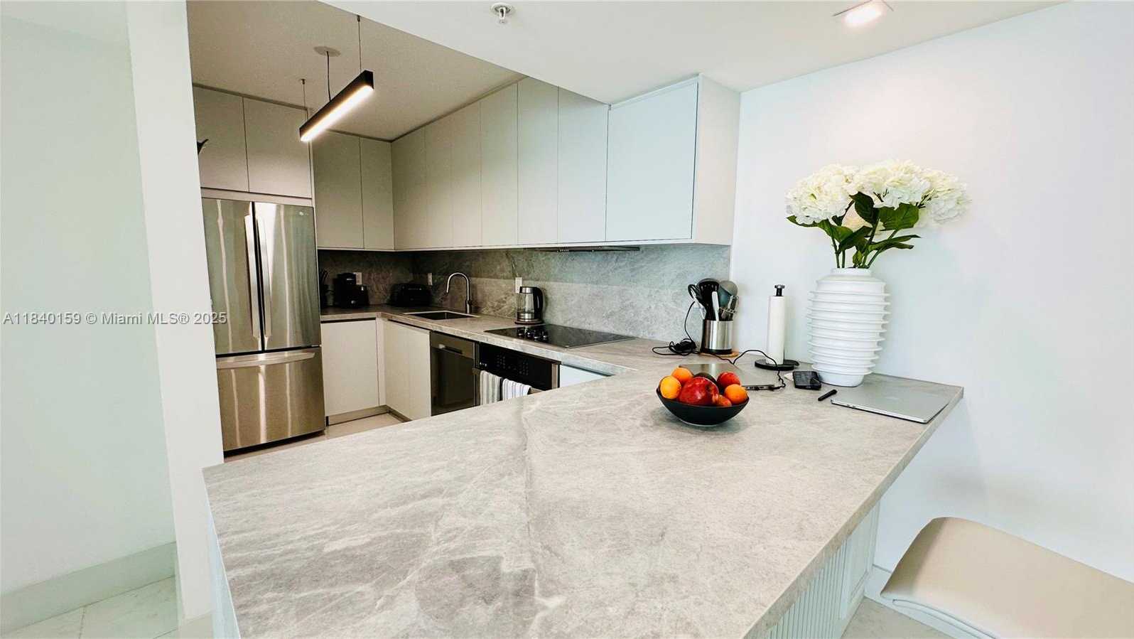 Small Image of 800 CLAUGHTON ISLAND DR #1903, Miami Number 17