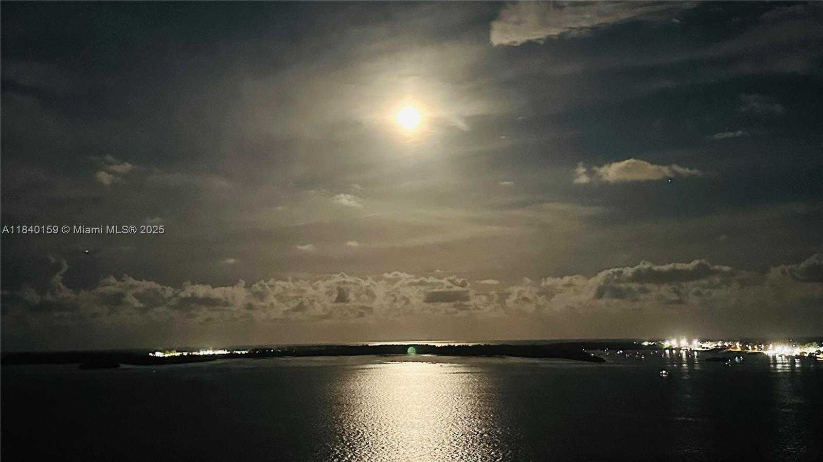 Small Image of 800 CLAUGHTON ISLAND DR #1903, Miami Number 21