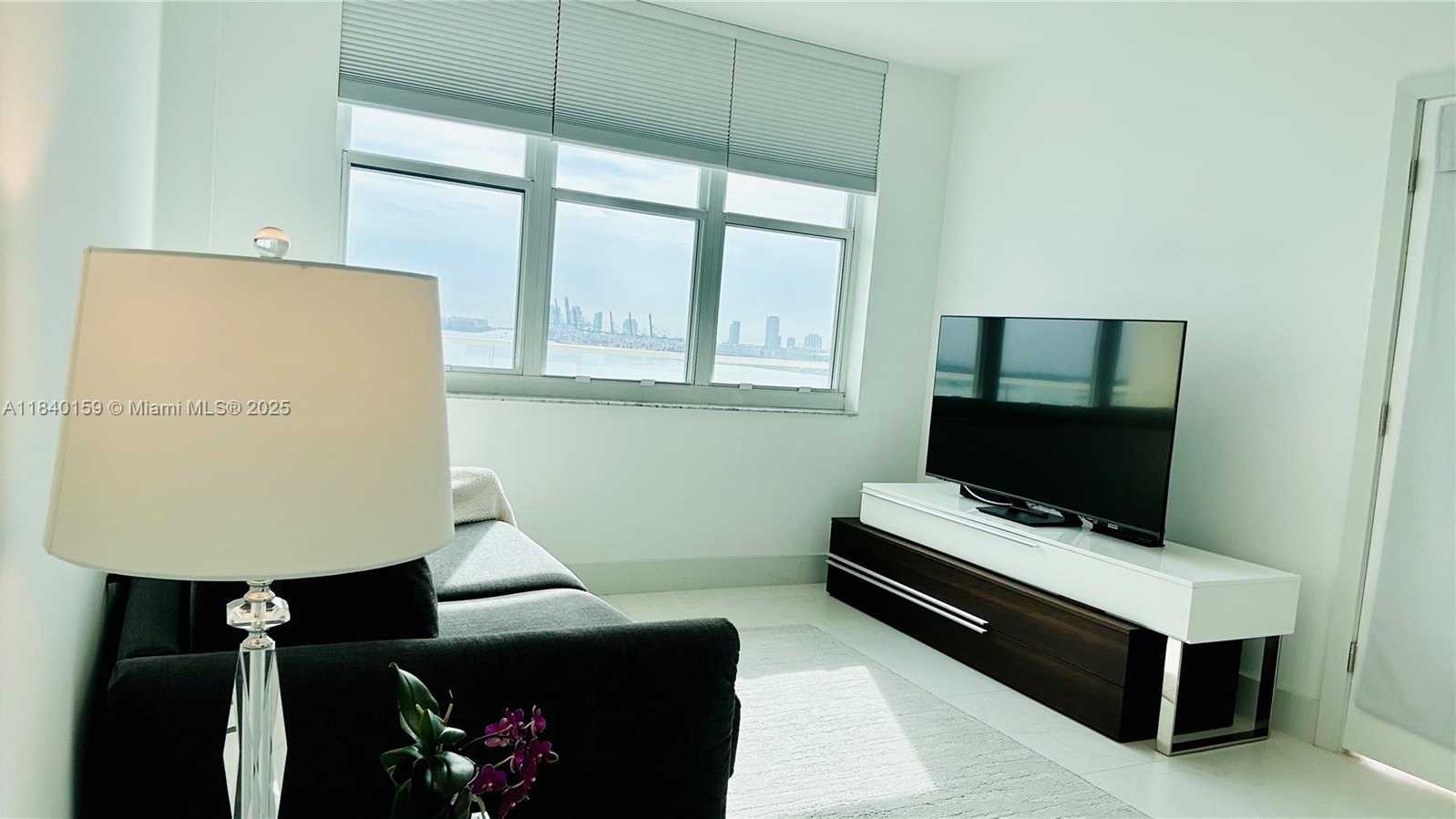 Small Image of 800 CLAUGHTON ISLAND DR #1903, Miami Number 22