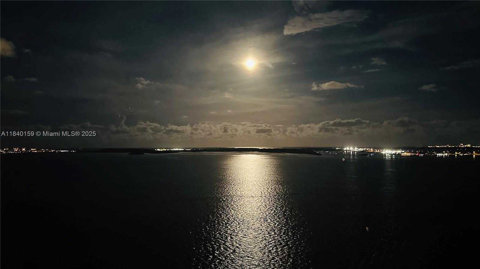 Small Image of 800 CLAUGHTON ISLAND DR #1903, Miami Number 27