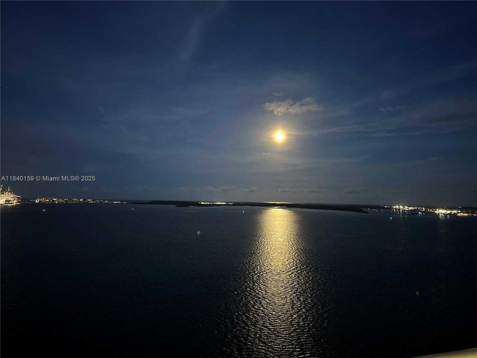 Small Image of 800 CLAUGHTON ISLAND DR #1903, Miami Number 33